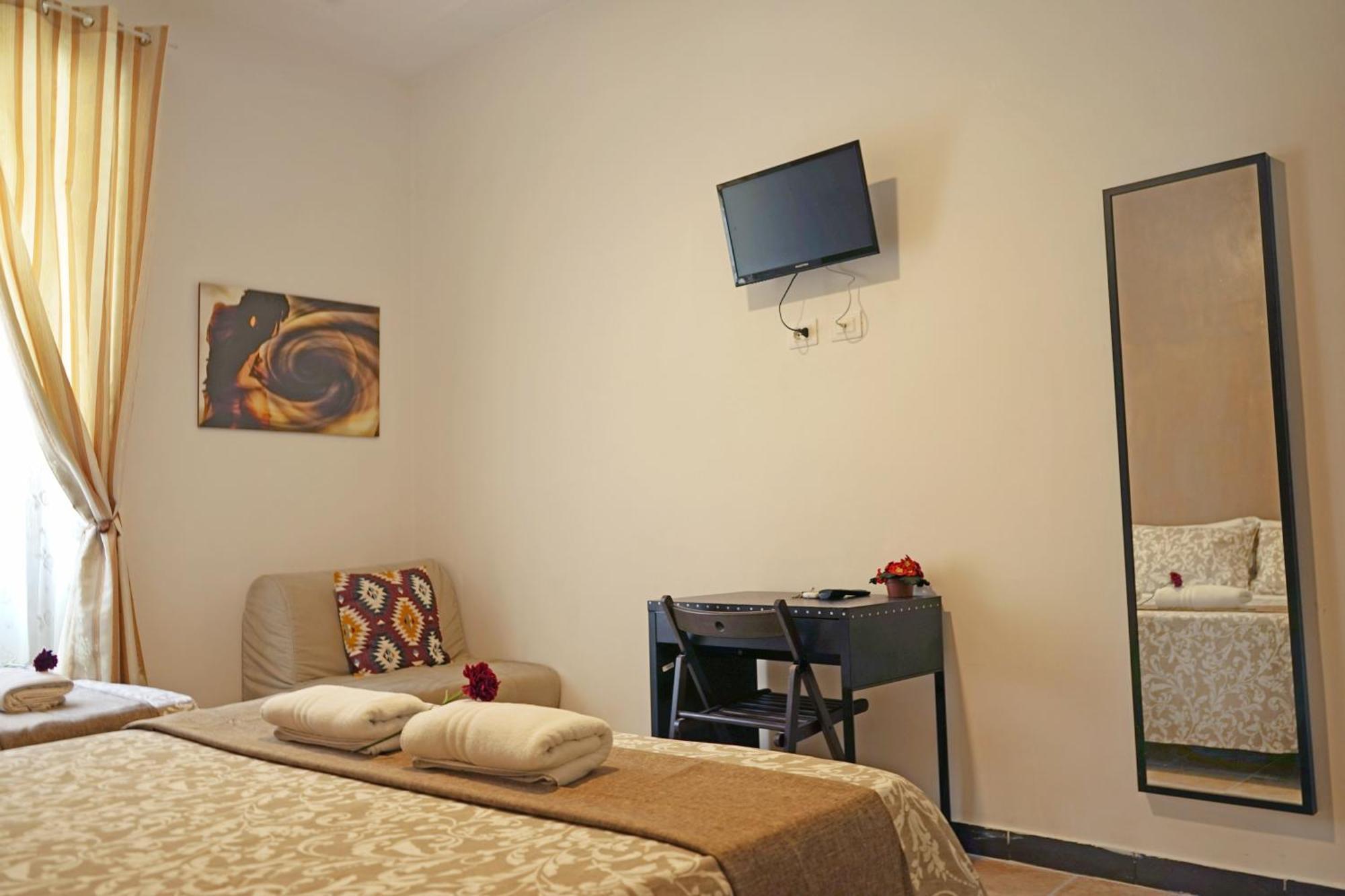 Hosting Flats Guesthouse Roma Ngoại thất bức ảnh