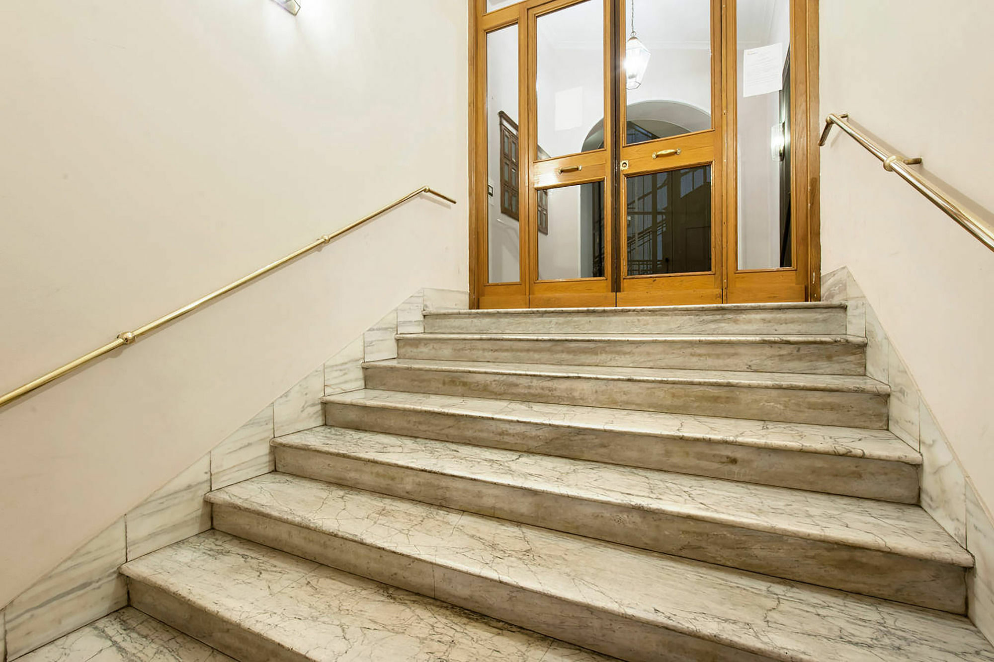 Hosting Flats Guesthouse Roma Ngoại thất bức ảnh